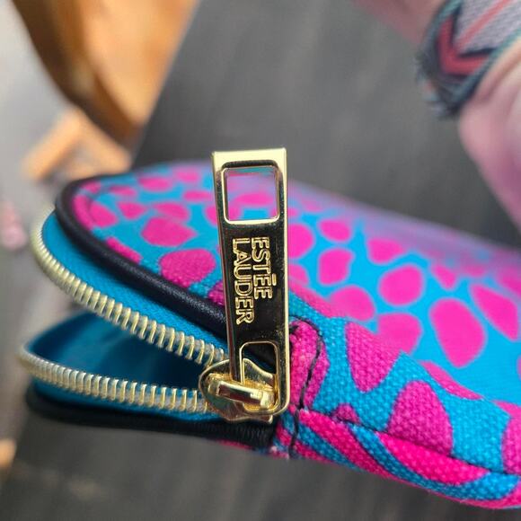 Estee lauder makeup bag beauty essentials - Picture 3 of 4